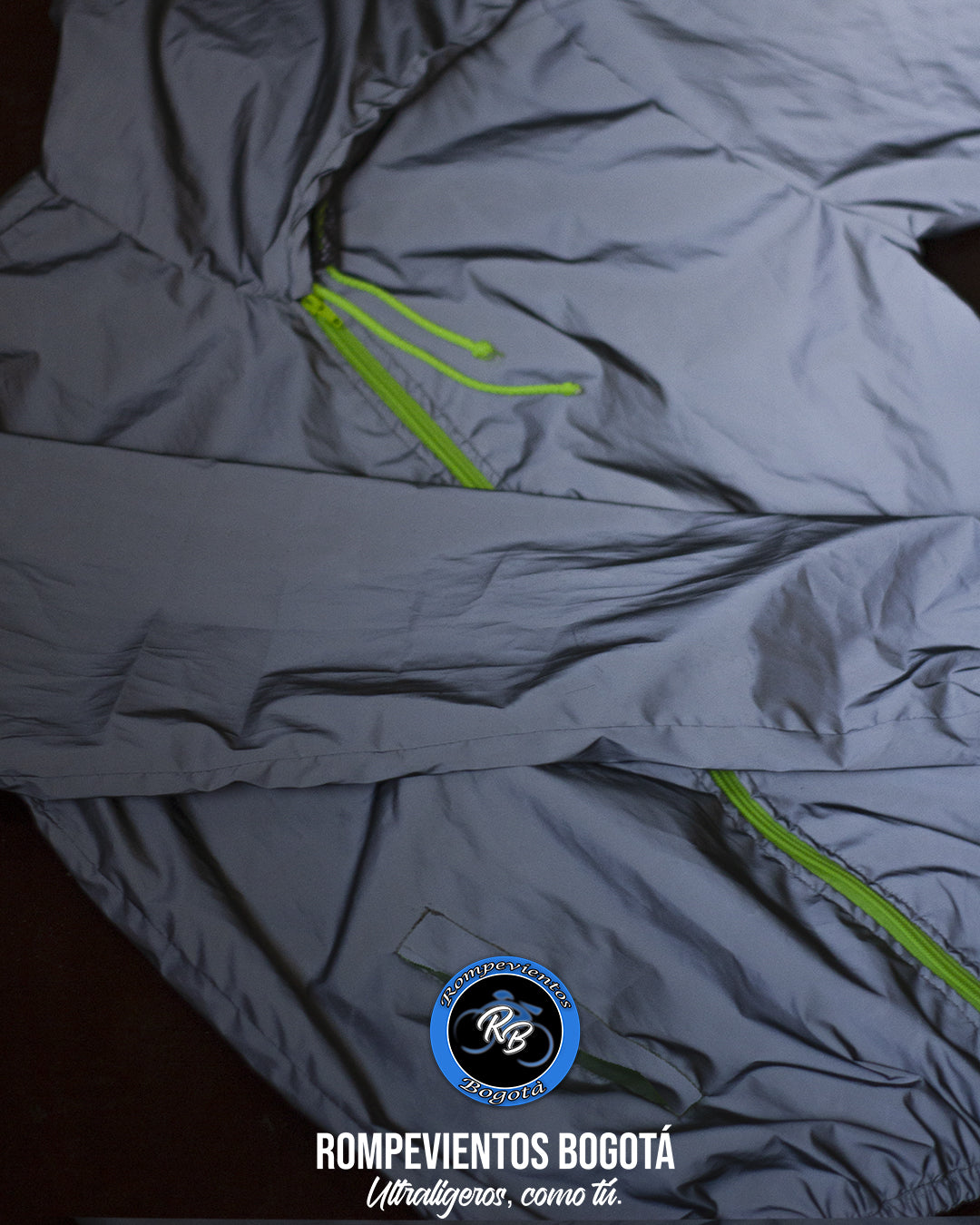 Chaqueta reflectiva con cierre verde neón