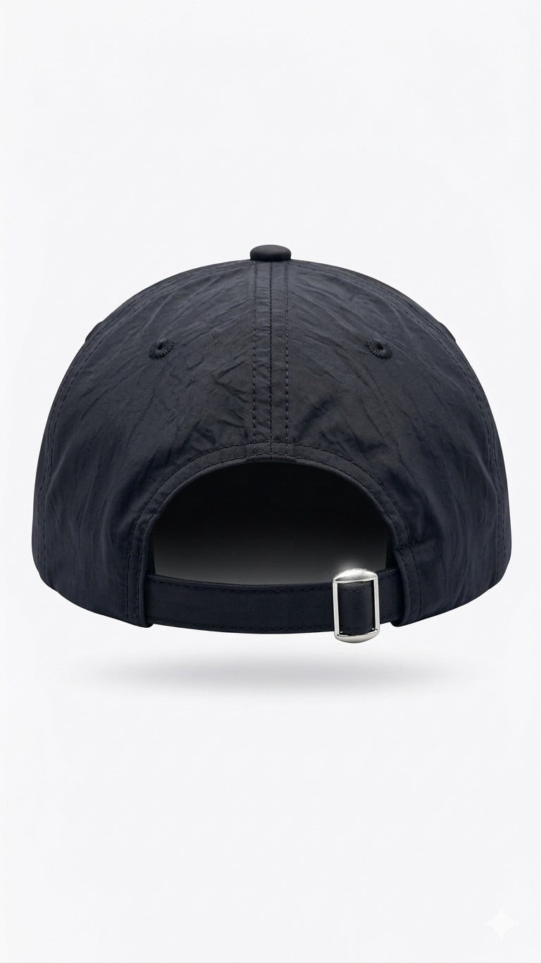 Gorra deportiva e impermeable negra