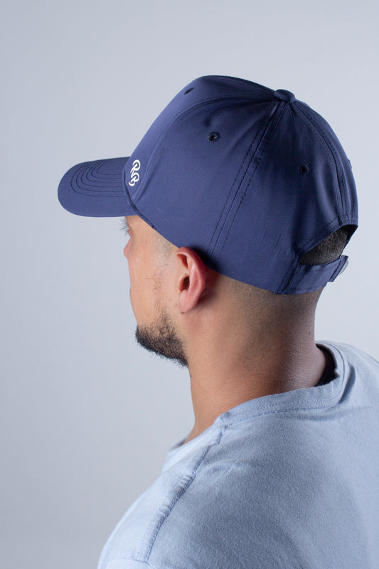 Gorra deportiva e impermeable azul oscuro