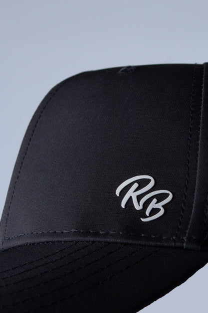 Gorra deportiva e impermeable negra
