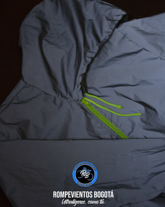 Chaqueta reflectiva con cierre verde neón