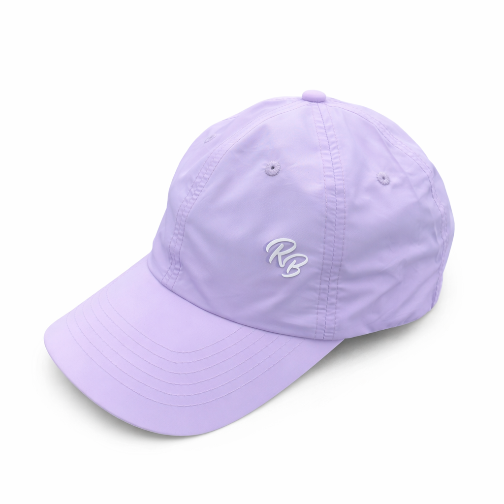 Gorra deportiva e impermeable lila.