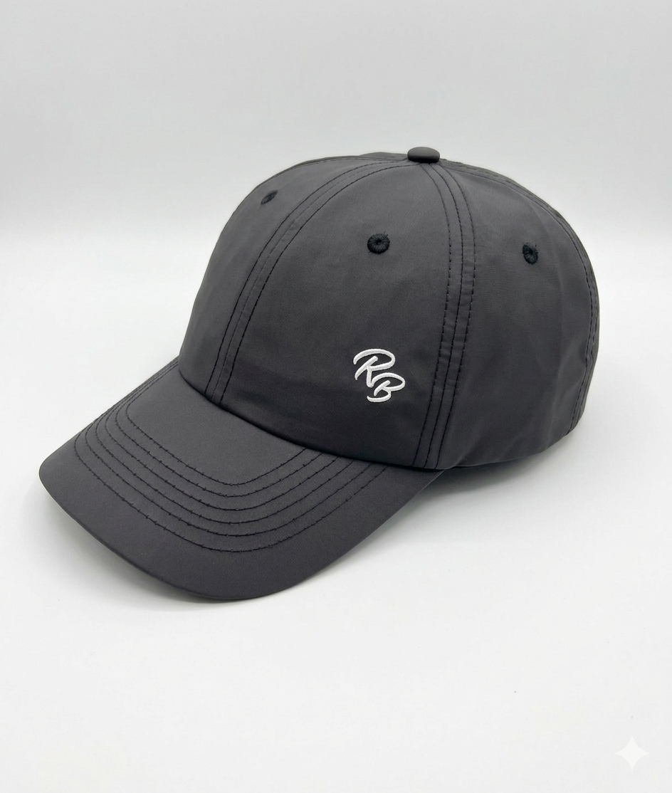 Gorra deportiva e impermeable negra