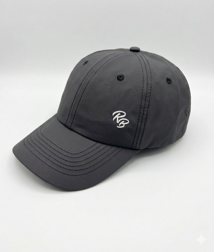 Gorra deportiva e impermeable negra
